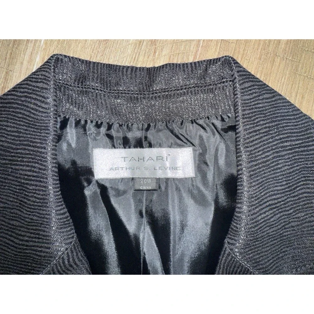 Tahari nwt arthur